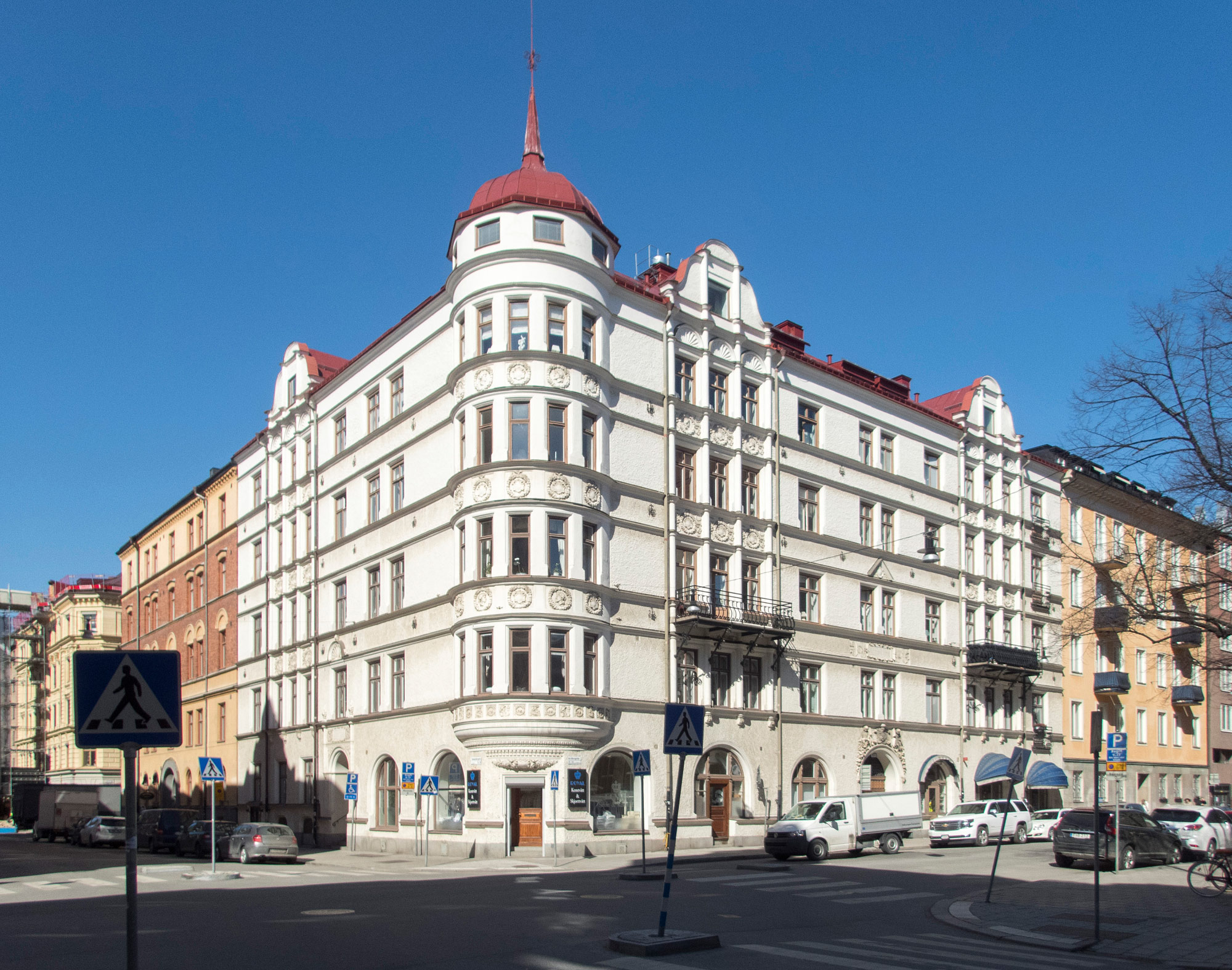 Brunkhalsen 2, Stockholm (Photo License: CC-BY-SA-3.0 )
